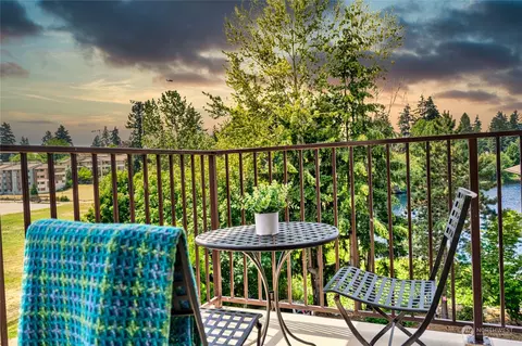 13201 Linden Ave N #A-506, Seattle, WA 98133