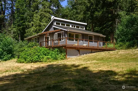 2996 Clipper Rd, Deming, WA 98244