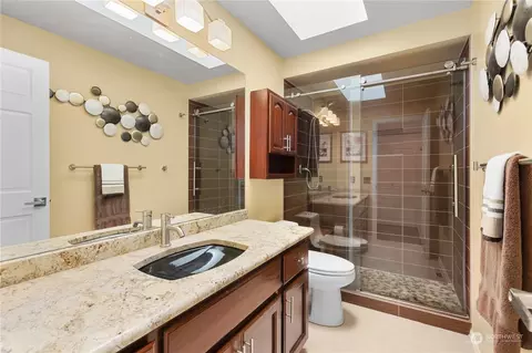 Bath - 23828 22nd Dr SE, Bothell, WA 98021 photo 4 of 4