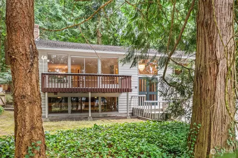 860 Greenwood Blvd SW, Issaquah, WA 98027