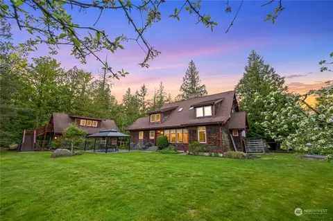 807 E 51st St, Bellingham, WA 98226