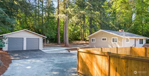 20121 1st Ave S, Normandy Park, WA 98198
