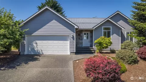 7921 W Golf Course Dr, Blaine, WA 98230