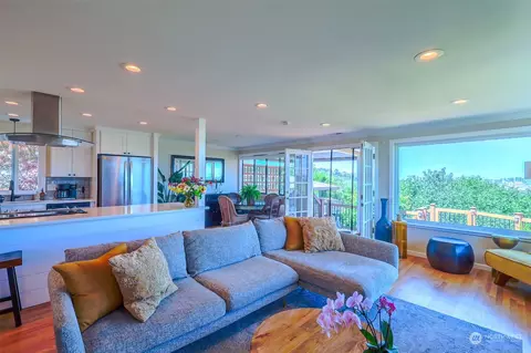 612 SW Othello St, Seattle, WA 98106