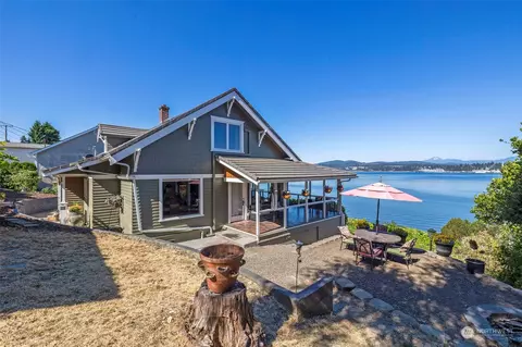 454 Perry Ave N, Port Orchard, WA 98366