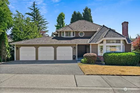 10935 NE 157th St, Bothell, WA 98011