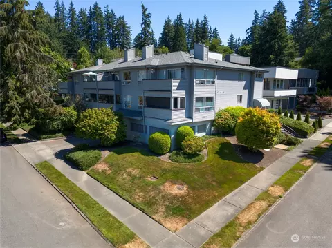 10304 NE 189th St, Bothell, WA 98011