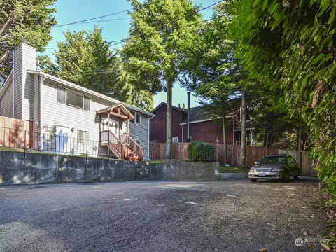 3915 Grand Ave, Everett, WA 98201 photo 2