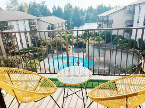 13215 Linden Ave N #403C, Seattle, WA 98133