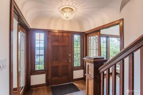 1645 Interlaken Pl E, Seattle, WA 98112 photo 3