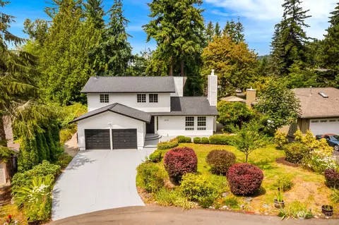 20432 NE 3rd St, Sammamish, WA 98074