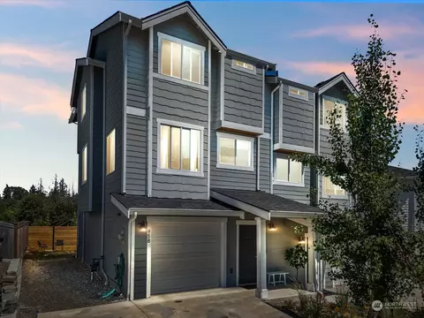 958 NW Highgarden Dr, Bremerton, WA 98311