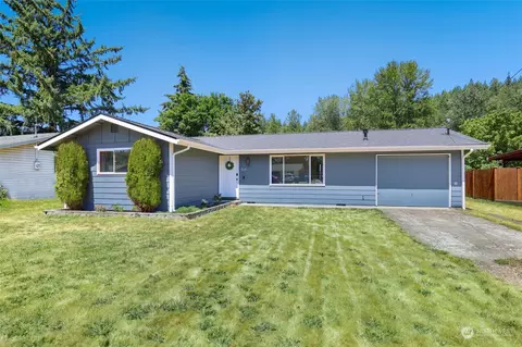 315 Calistoga St E, Orting, WA 98360