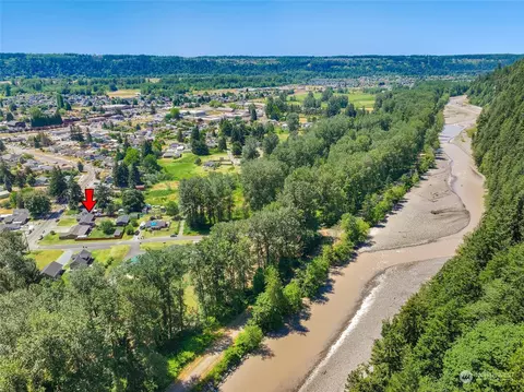 View/Area - 315 Calistoga St E, Orting, WA 98360 photo 3 of 7