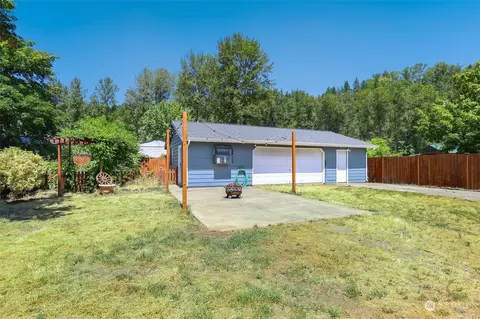 Exterior - 315 Calistoga St E, Orting, WA 98360 photo 5 of 9