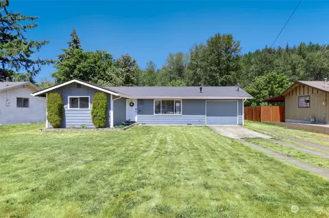 Exterior - 315 Calistoga St E, Orting, WA 98360 photo 7 of 9