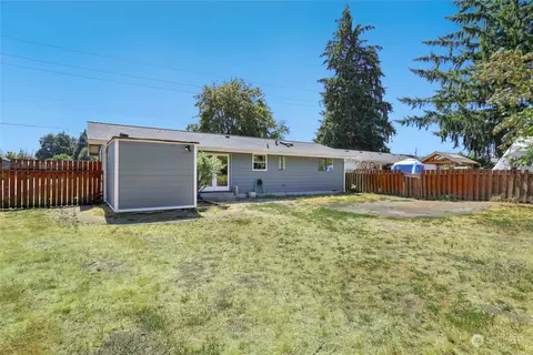 Exterior - 315 Calistoga St E, Orting, WA 98360 photo 2 of 9