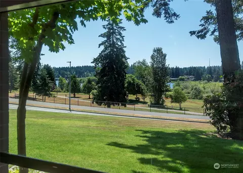 23305 Lakeview Dr #C101, Mountlake Terrace, WA 98043