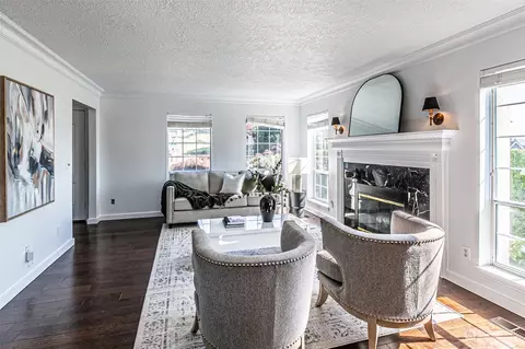 Living - 1002 NW 23rd Ave, Camas, WA 98607 photo 4 of 5