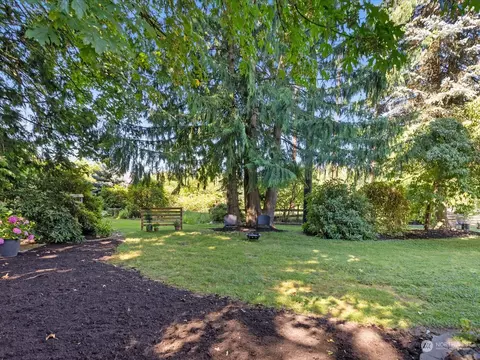 Exterior - 19124 27th Dr SE, Bothell, WA 98012 photo 4 of 11