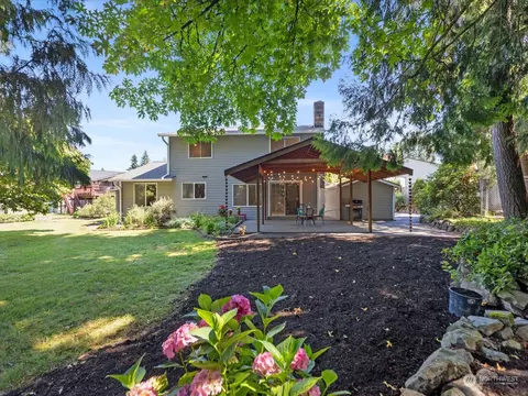 Exterior - 19124 27th Dr SE, Bothell, WA 98012 photo 5 of 11