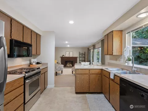 Kitchen - 19124 27th Dr SE, Bothell, WA 98012 photo 2 of 3