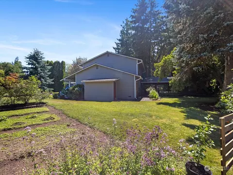 Exterior - 19124 27th Dr SE, Bothell, WA 98012 photo 9 of 11