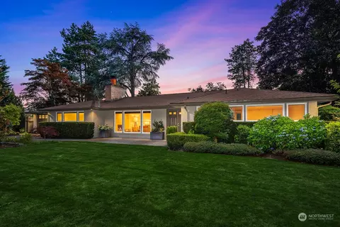 3001 Hunts Point Rd, Hunts Point, WA 98004