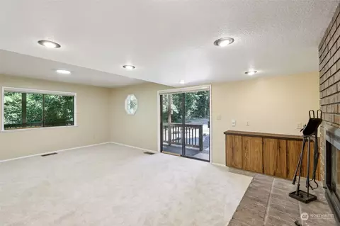 Living - 5817 Cady Rd, Everett, WA 98203 photo 4 of 10