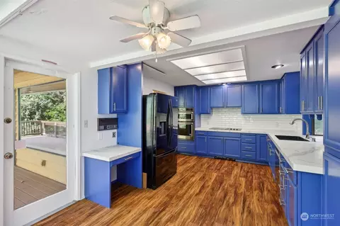 Kitchen - 5817 Cady Rd, Everett, WA 98203 photo 3 of 4
