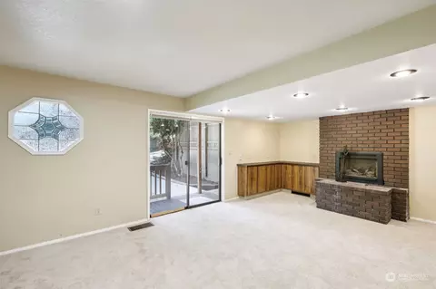 Living - 5817 Cady Rd, Everett, WA 98203 photo 10 of 10