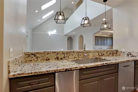 Kitchen - 20515 63rd Ave E, Spanaway, WA 98387 photo 3 of 4