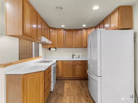 Kitchen - 17321 E 11th Ave, Spanaway, WA 98387 photo 1 of 2
