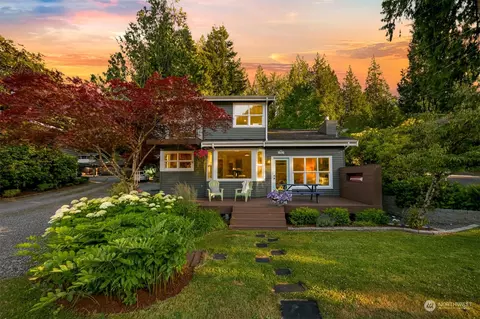 947 W Lake Samish Dr, Bellingham, WA 98229
