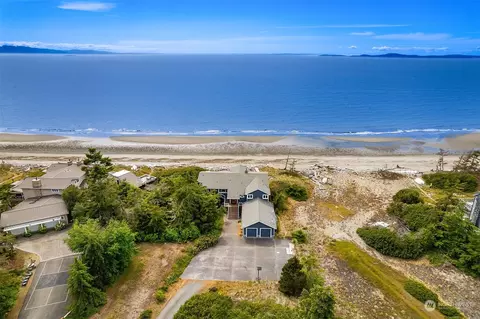 4895 Surfcrest Dr, Oak Harbor, WA 98277