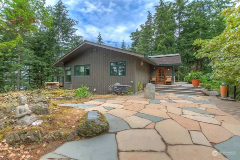 1011 Palisades Dr, Eastsound, WA 98245