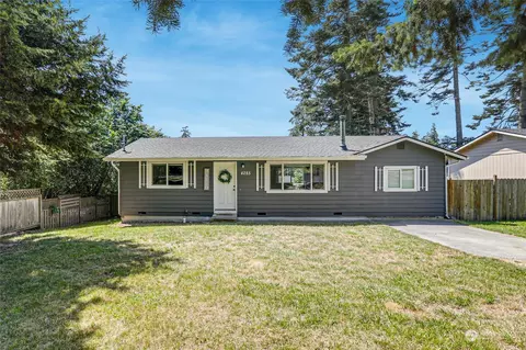 4285 Rhododendron Dr, Oak Harbor, WA 98277