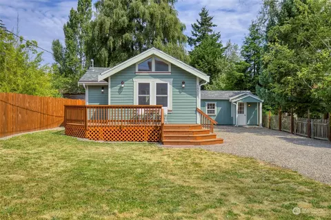 1332 7th St, Port Townsend, WA 98368