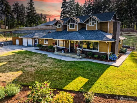 18812 4th St E, Lake Tapps, WA 98391