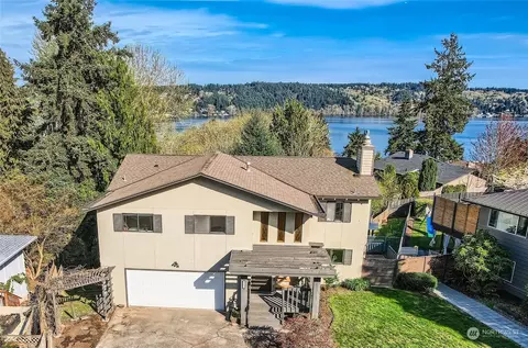 15032 37th Ave NE, Lake Forest Park, WA 98155
