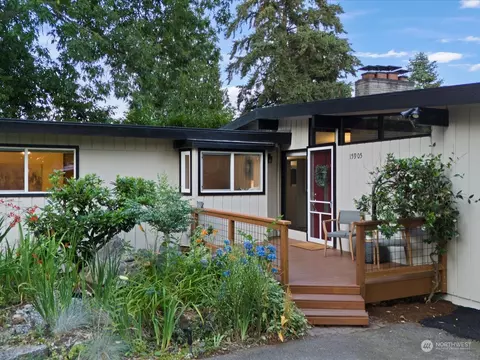 15905 SE 8th St, Bellevue, WA 98008
