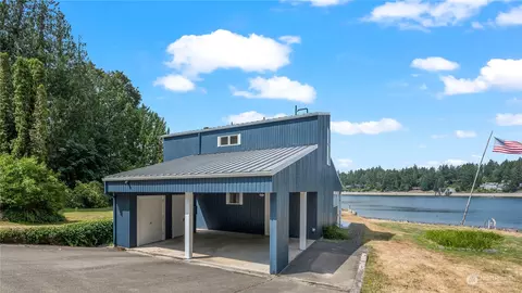 816 N Herron Rd NW, Lakebay, WA 98349