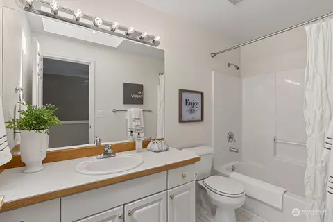 Bath - 1704 163rd Pl SE, Mill Creek, WA 98012 photo 4 of 4
