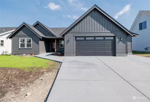 301 Brentwood Dr, Nooksack, WA 98276