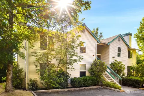 6835 NE 153rd Pl #A201, Kenmore, WA 98028