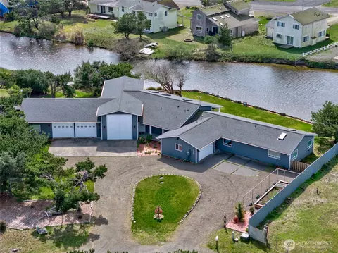 34807 H Pl, Ocean Park, WA 98640