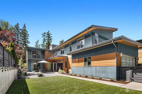 3027 220th Ave SE, Sammamish, WA 98075