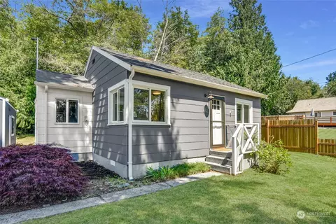 2422 NE Denny St, Bremerton, WA 98310