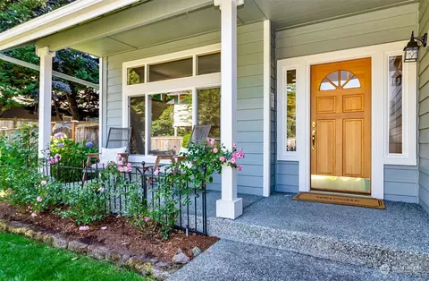 Exterior - 3812 111th St SE, Everett, WA 98208 photo 2 of 6