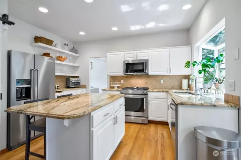 Kitchen - 3812 111th St SE, Everett, WA 98208 photo 2 of 4